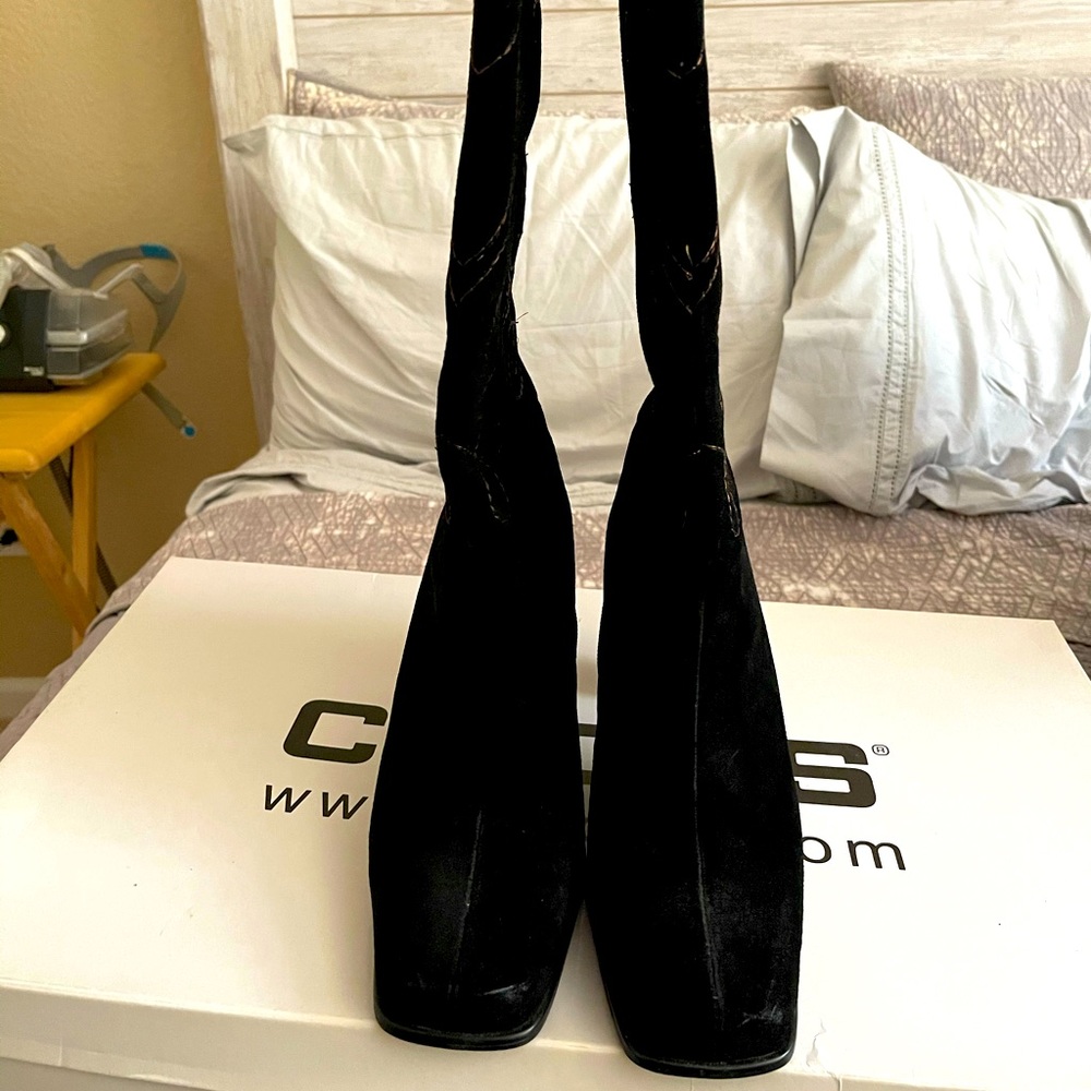 Heeled boots.